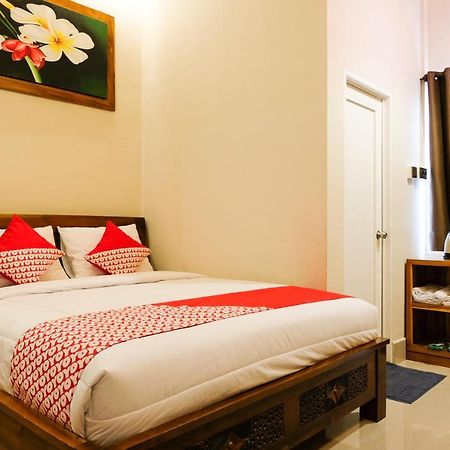 Oyo 683 Jepun Guesthouse Матарам Экстерьер фото