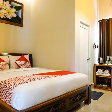 Oyo 683 Jepun Guesthouse Матарам Экстерьер фото