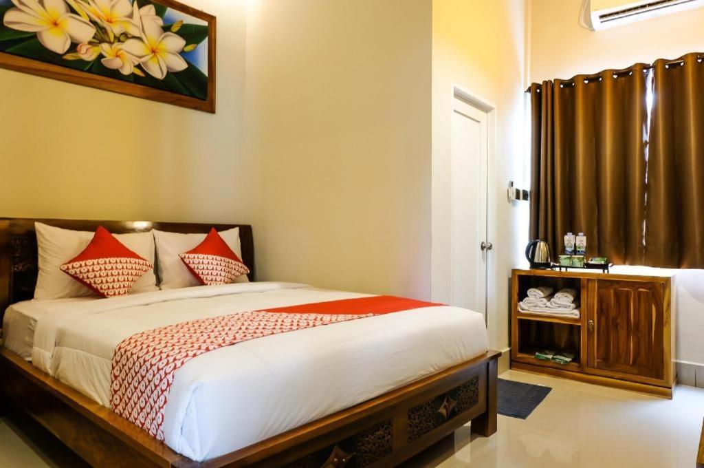 Oyo 683 Jepun Guesthouse Матарам Экстерьер фото